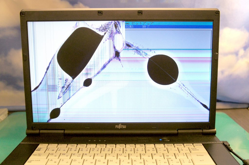 FMV35 富士通ノートパソコン 画面液晶割れ 完動品 DSC00206-1024x680.jpg