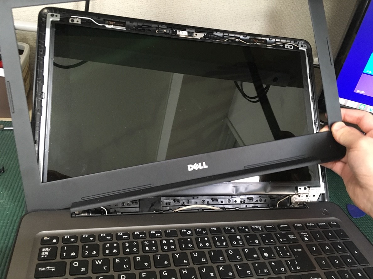 Dell Inspiron15 5000 P66f の液晶修理 パソコン修理ブログ イーハンズ 東京 秋葉原 新宿 池袋