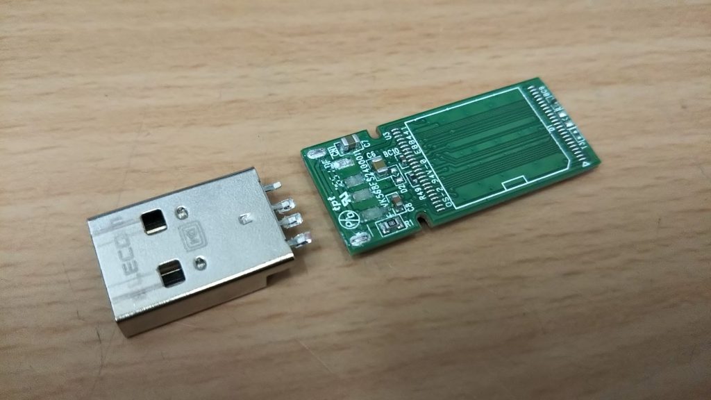 USBメモリコネクタ折れ