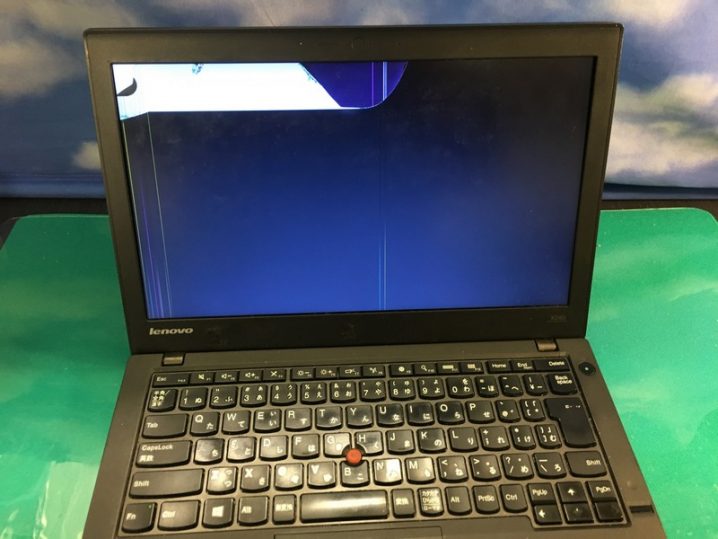 x240の液晶割れ