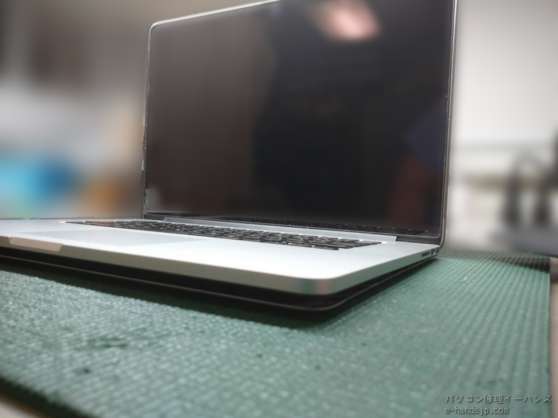 MacBook Pro A1398膨張バッテリー