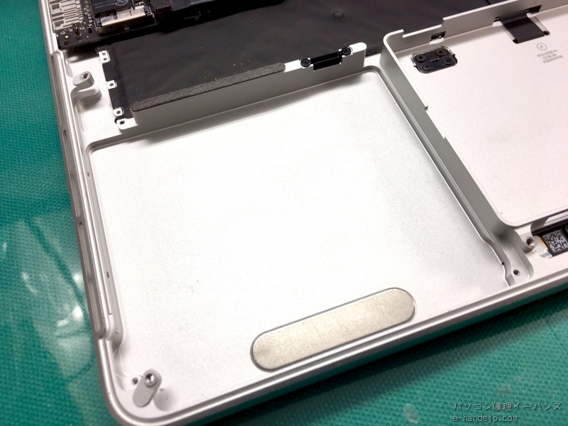 MacBook Pro 13inch Retina 2012（A1425)のバッテリー跡清掃後
