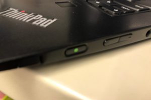 G570のヒンジを部品交換なしで格安修理する方法 Lenovo パソコン修理ブログ イーハンズ 東京 秋葉原 新宿 池袋