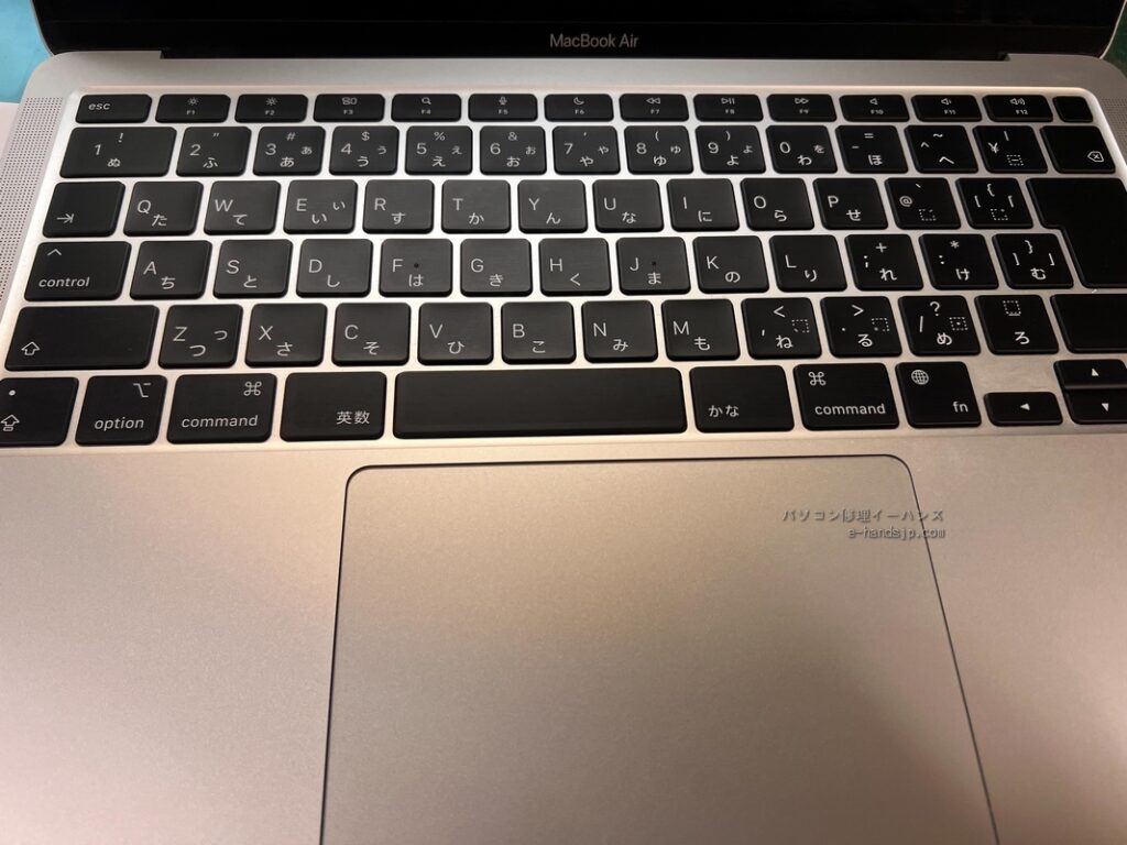 修理完了後のMacBook Air A2337