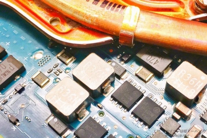 マザーボードの回路写真